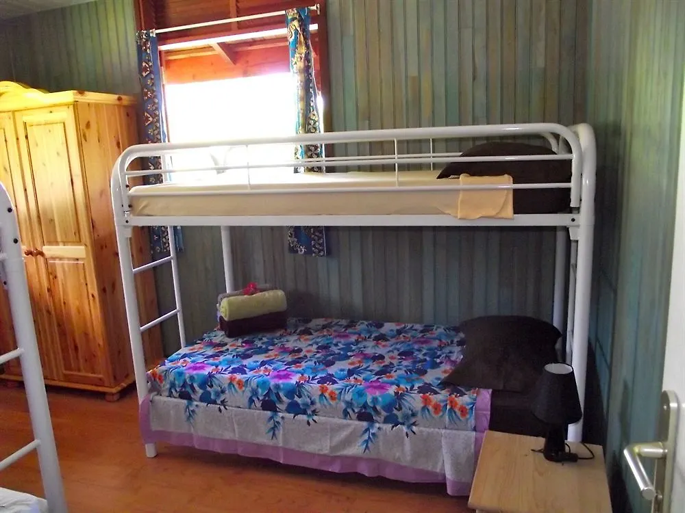 Vaianae Lodge B&B